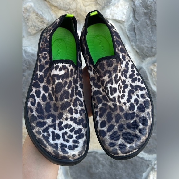 Oofos OOmg Eezee Low Sneakers Womens 6.5 Recovery Shoes Leopard Print Cushioned - Picture 2 of 6